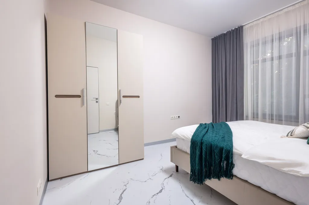 Квартира MyHomeYourHome в клубном доме с бассейном