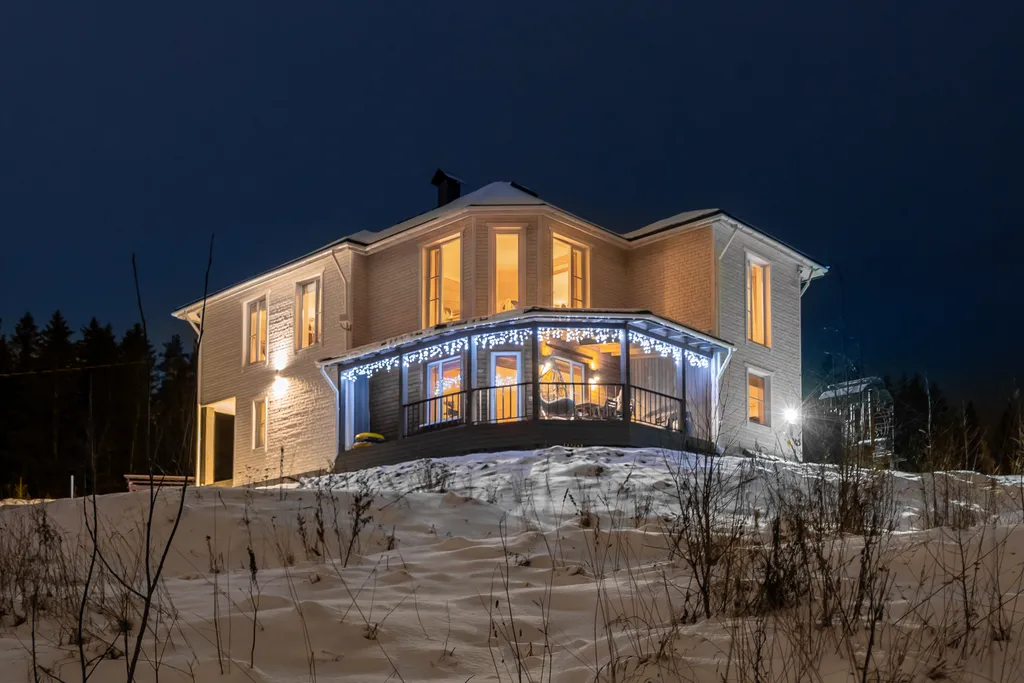 Дом с видом на озеро Кармаланьярви