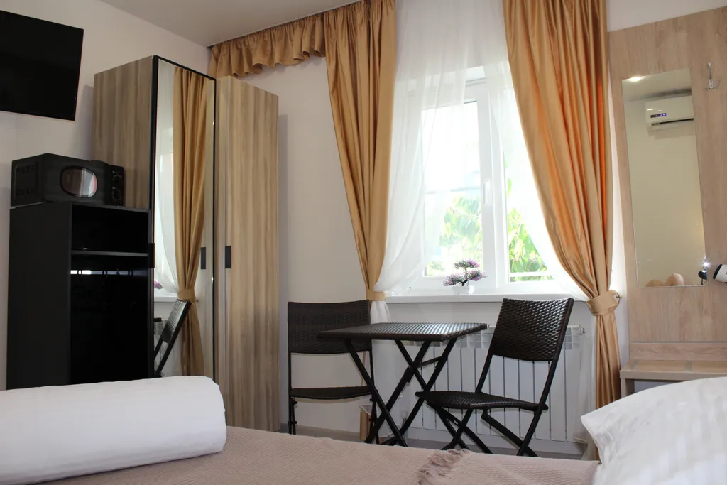 Квартира Квартира Студия с кухней, террасой, жаровней, барбекю, водопадом 20м2 — Геленджик