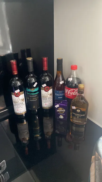 Квартира Дизайнерская квартира у моря с жёлтым диваном — Махачкала