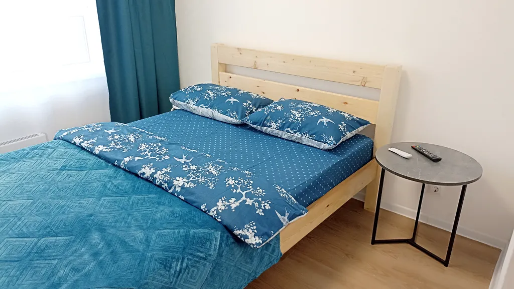 Уютная евродвушка с кондиционером на 8 этаже у МРНЦ Цыба