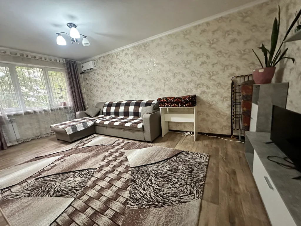 Чистая 2-комнатная в спальном районе с отличным ремонтом