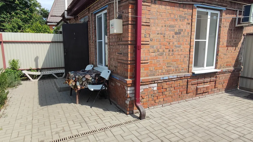 Уютный дом с современным интерьером в Таганроге со своим двором!