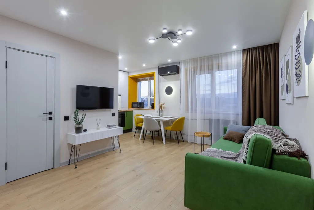 У набережной