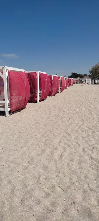 Студия у моря, Итальянская деревня