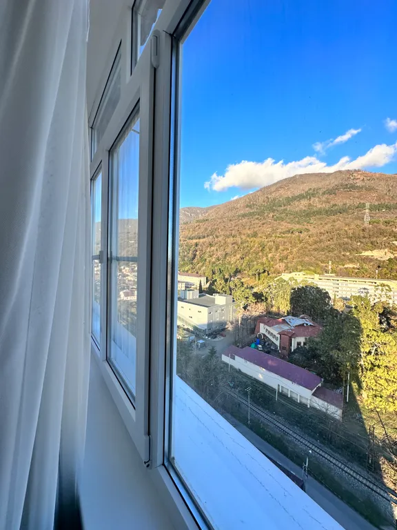 Уютная квартира в сердце города с видом на море и горы