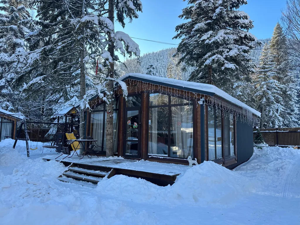 Коттедж Шале 1 с видом на горы и лес — аренда посуточно в Архыз