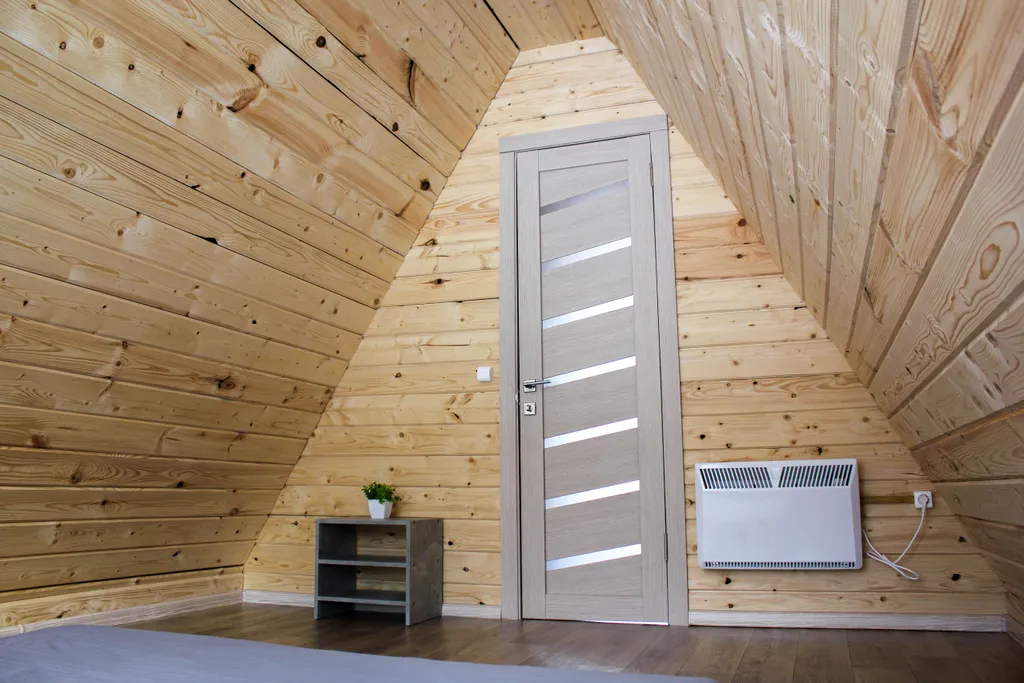 Уютный дом у ручья