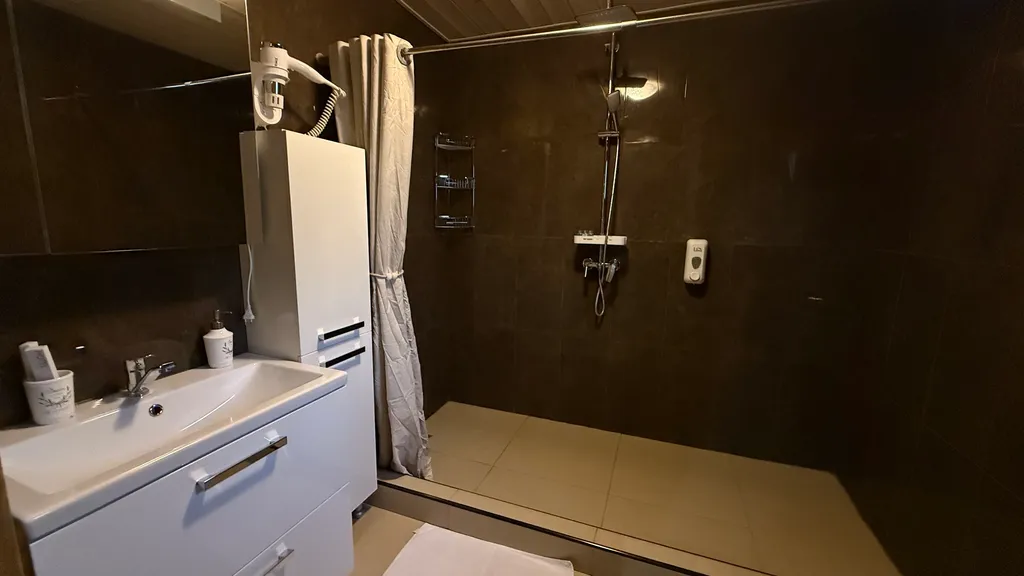 6-комнатный Дом