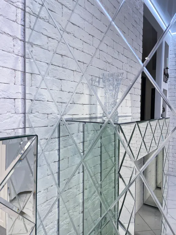 Трехкомнатная квартира на Парнасе