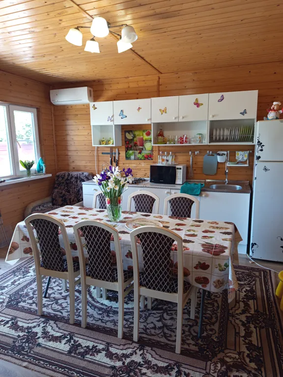 Дом с бассейном у моря