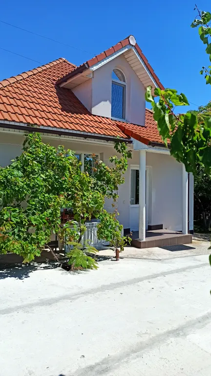 Коттедж Комфортный дом в 2х уровнях на берегу моря — Марьино