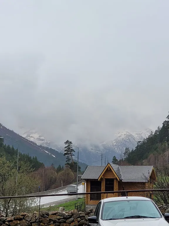 База отдыха с видом на горы в Приэльбрусье