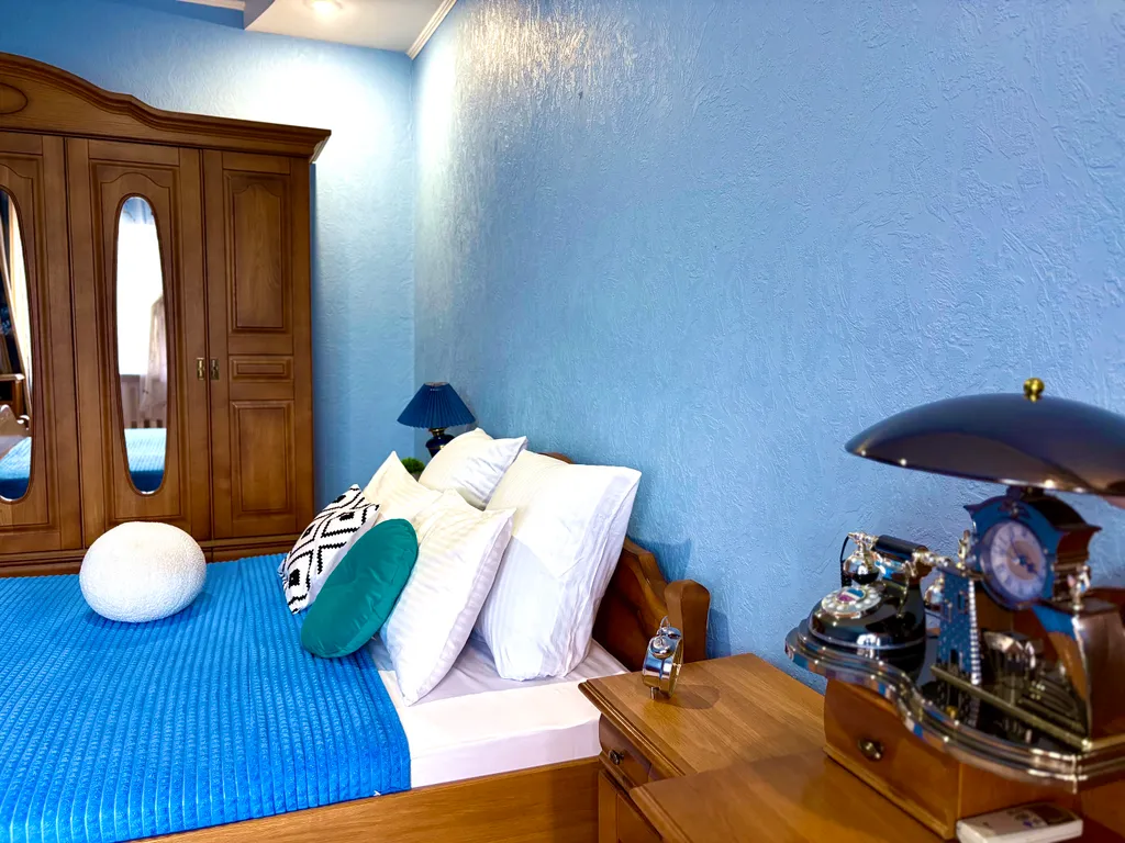 Двухэтажный дом из 5 комнат, с уютным двориком и мангалом