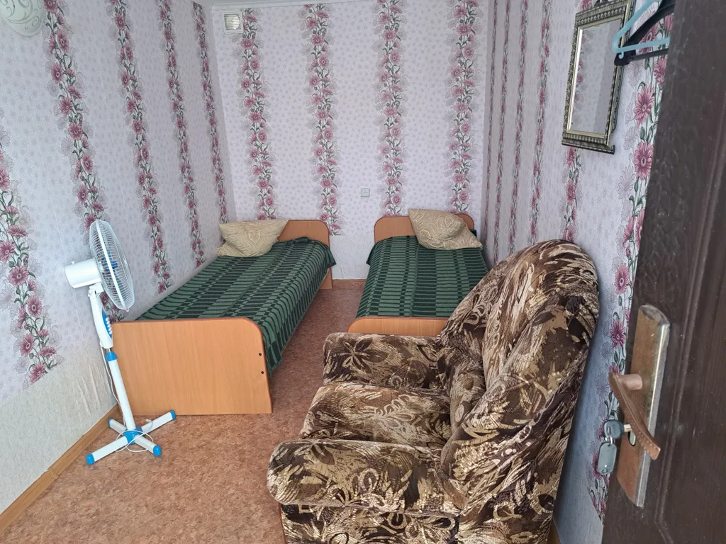 Квартира Двухместная комната с отдельным входом, эконом — аренда посуточно в Соль-Илецк