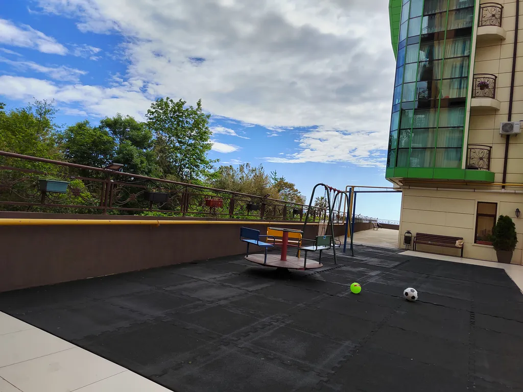 Первая линия моря, двухкомнатная квартира с евро ремонтом