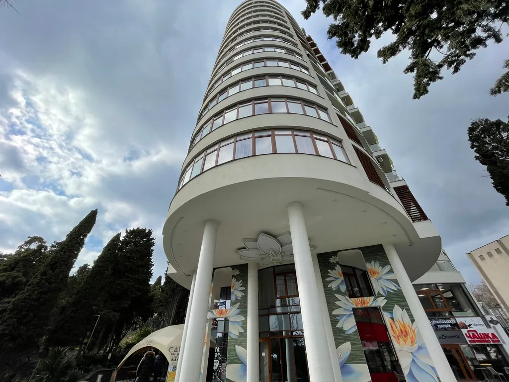 Большая квартира в центре ЖК Лотос с видом на море и горы