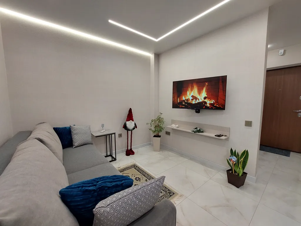 Апартаменты с отдельной спальней в новом доме, центр