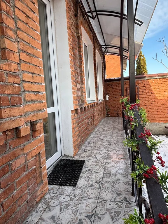 Коттедж Частный дом с удобствами в тихом месте недалёко от центра — аренда посуточно в Владикавказ