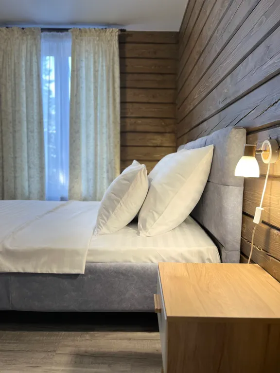 Usadba gesh - оранжевый дом в центре сибирского леса