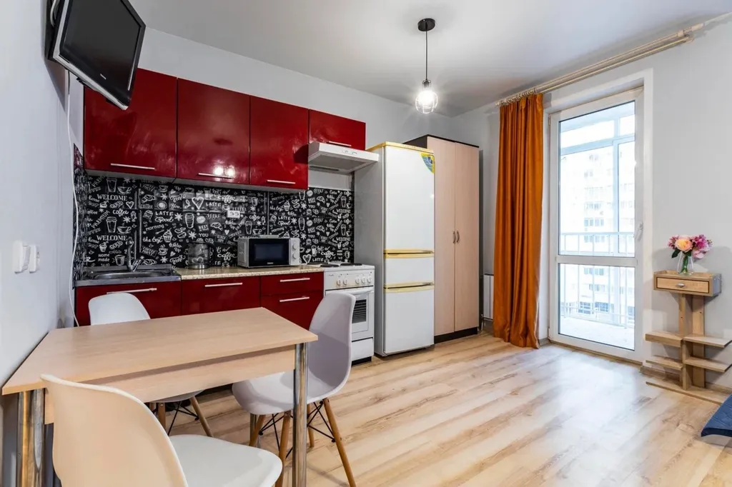 Студия с лоджией для 4-х гостей