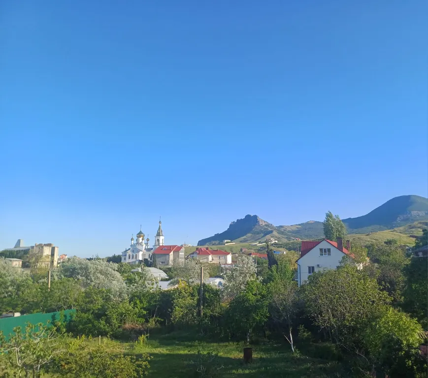 3х-местная комната в центре с балконом и видом на горы