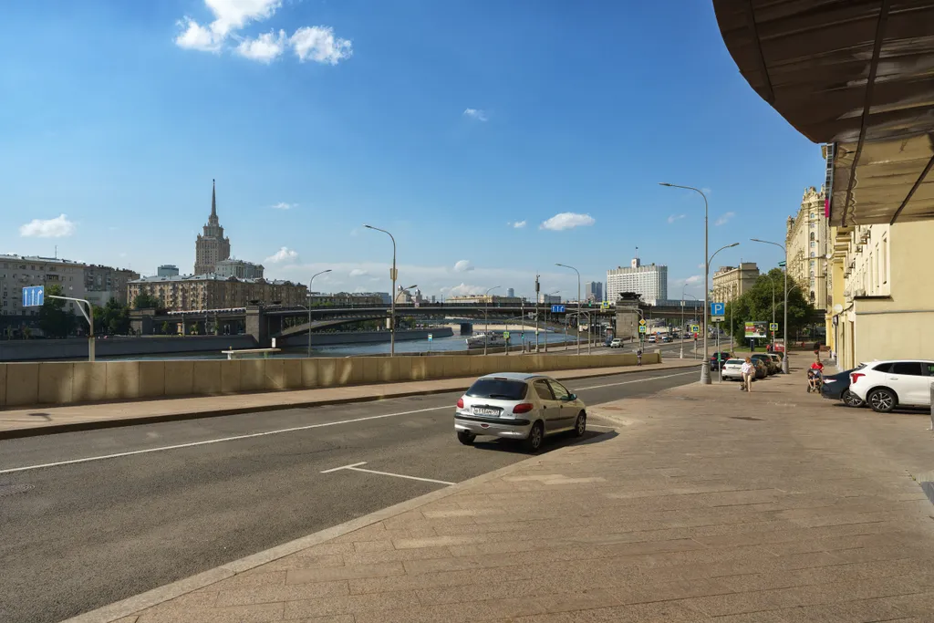 Квартира 4-комнатная квартира с видом на набережную — Москва