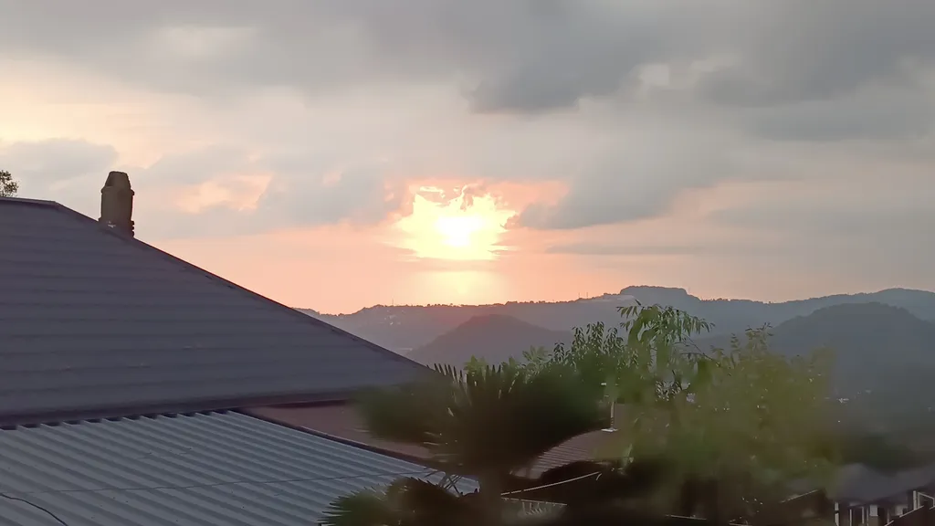 Коттедж Дом с террасой и отдельным входом — Мамайский Перевал