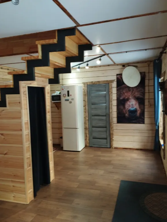 2х этажный коттедж, в зимнем лесу на берегу реки