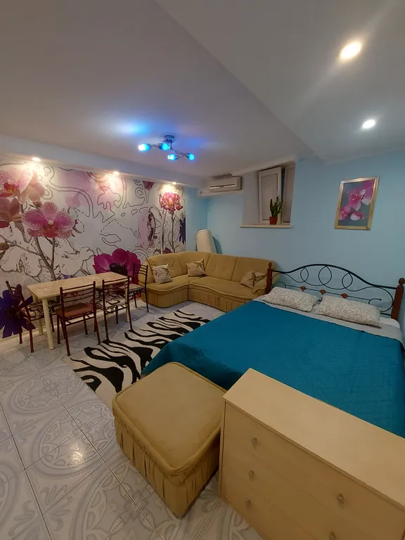 Тихая квартира-студия у моря — аренда посуточно в Ялта