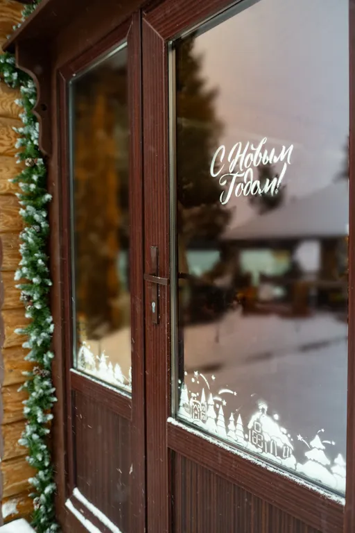 Бревенчатый коттедж Вип 1, 3 спальни на берегу озера Селигер