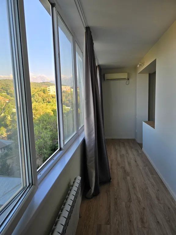 Роскошные апартаменты рядом с парком горького и видом на горы