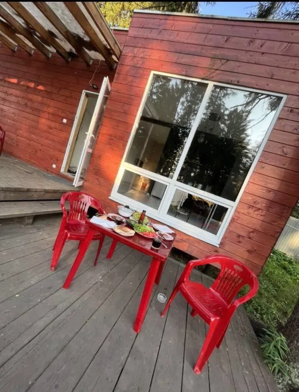 Домик на берегу реки Шексна