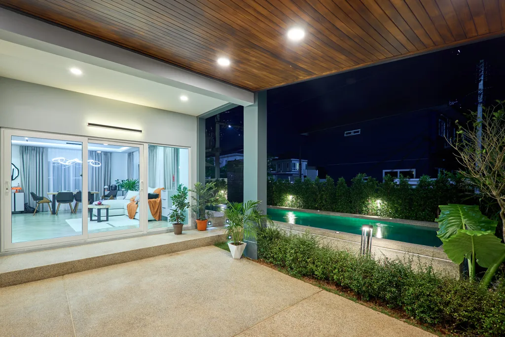 Новая luxury-вилла с шикарным панорамным бассейном