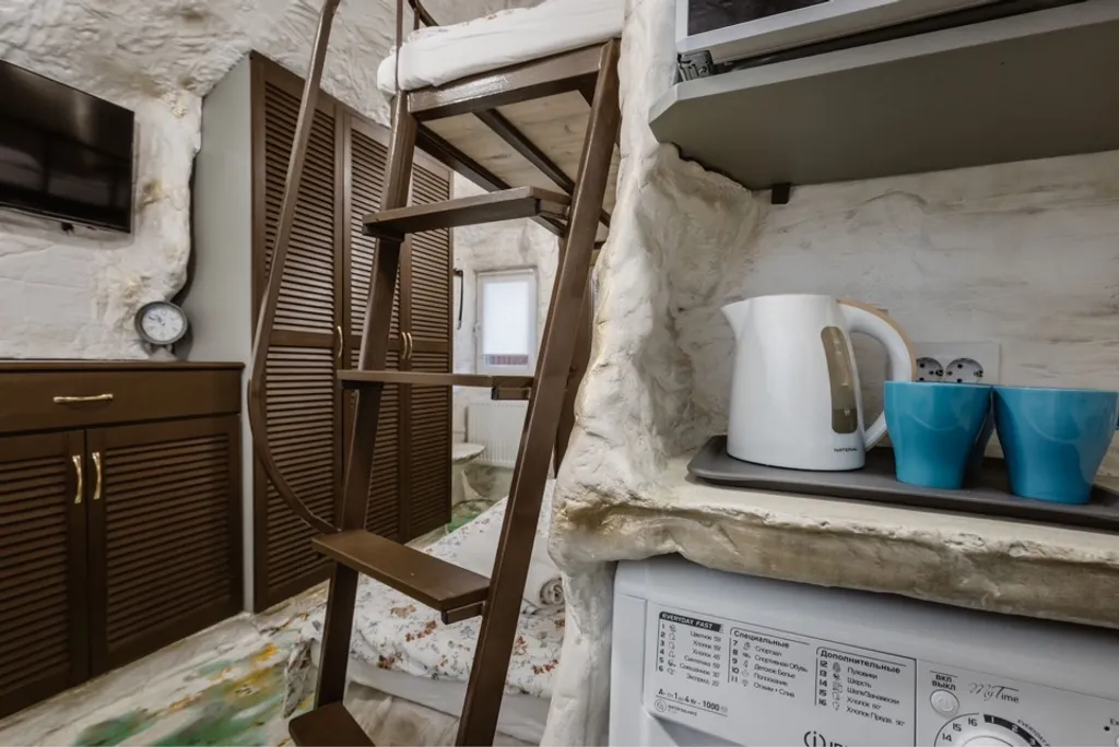 Студия № 6 Пещepа