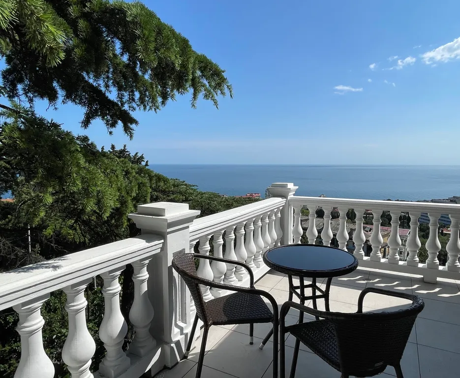 Студия с видом на море