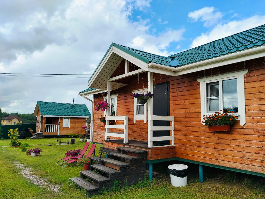 Уютный домик с отдельно стоящей русской баней на дровах и банным чаном