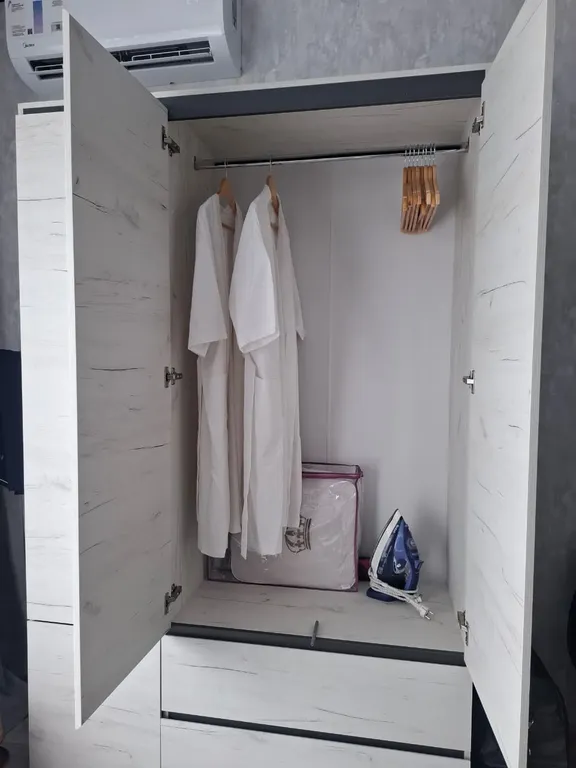 Видовые апартаменты-студия на 1-ой береговой