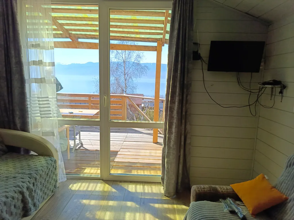 Домик с панорамным видом на Байкал