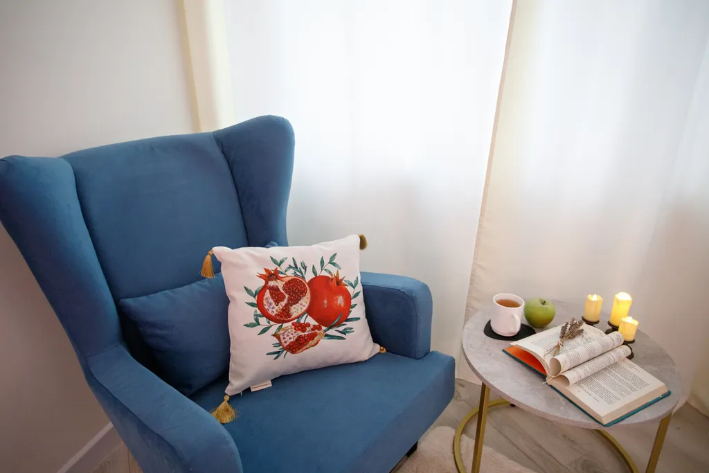 Дизайнерская квартира с камином