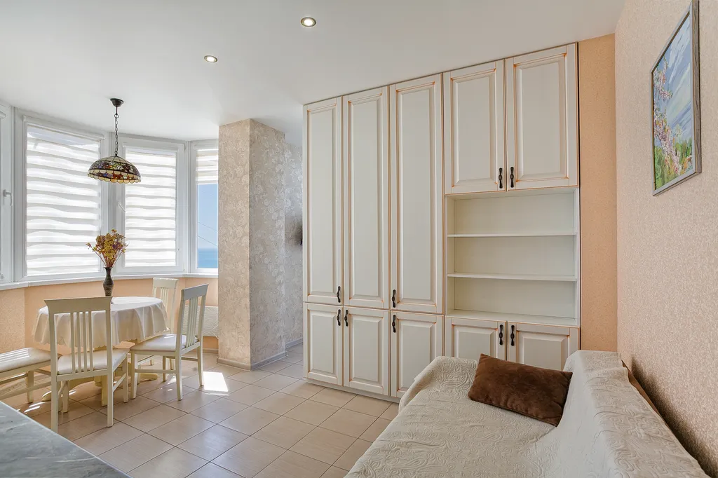 Стильная квартира-студия с  красивым видом на море в Мисхоре