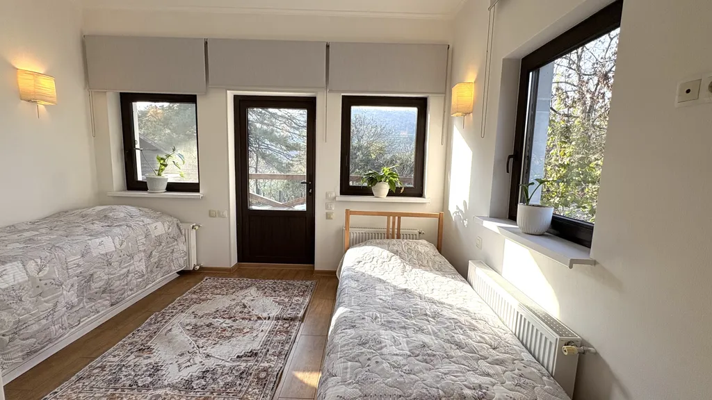 Забудьте о городской суете! Уютный домик на берегу озера!