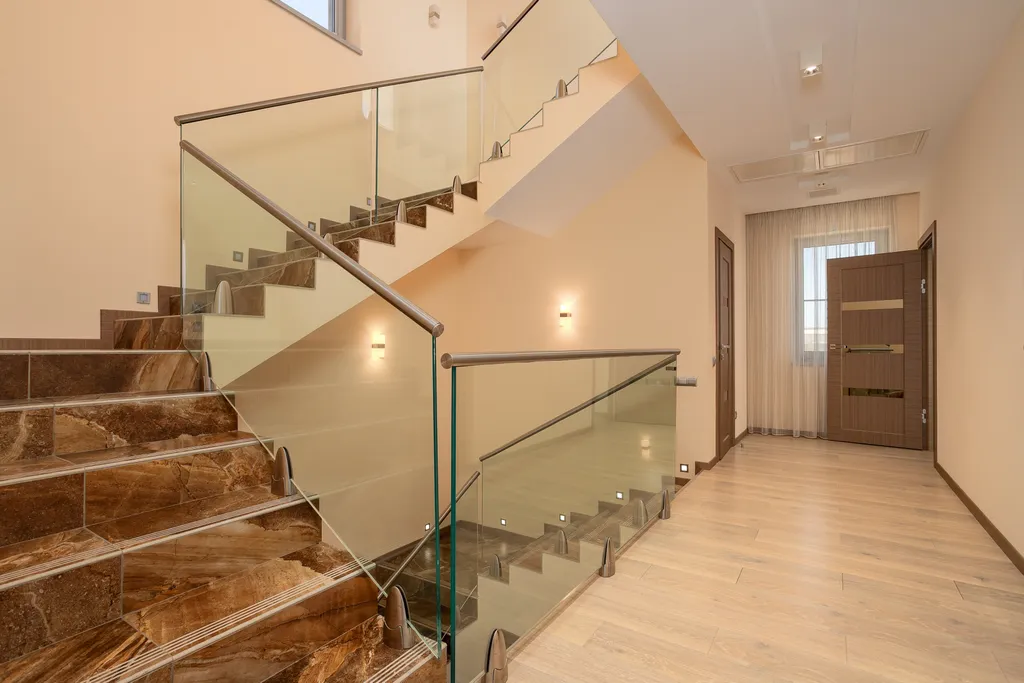 Дом с бассейном с видом на море