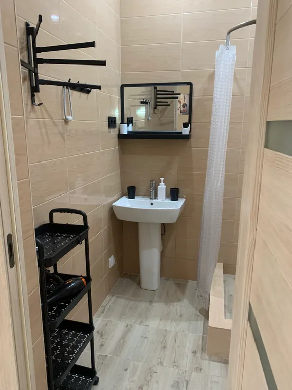 Комфортабельный дом с бассейном с видом на горы