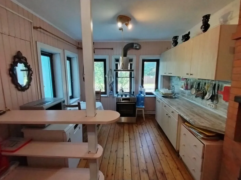 Дом на большом лесном участке