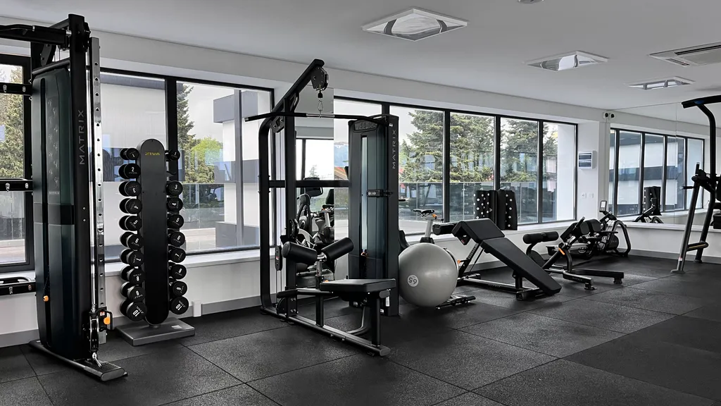 Двухэтажный апартамент с круглогодичным бассейном и залом