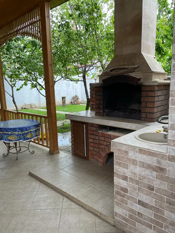 Дача в престижном районе на берегу моря