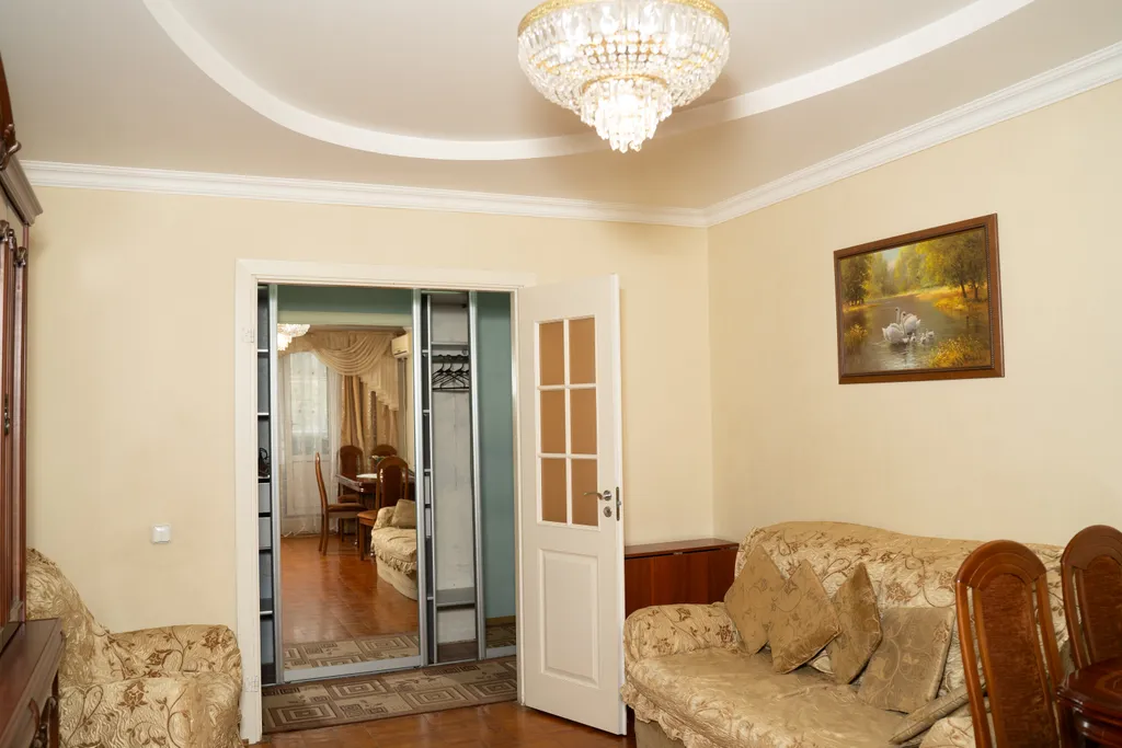 Уютная трехкомнатная квартира в Дзержинском районе