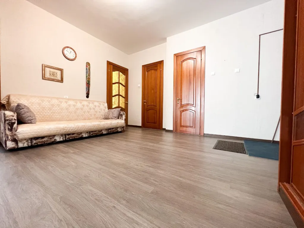 Просторная квартира у жд вокзала для 8 человек