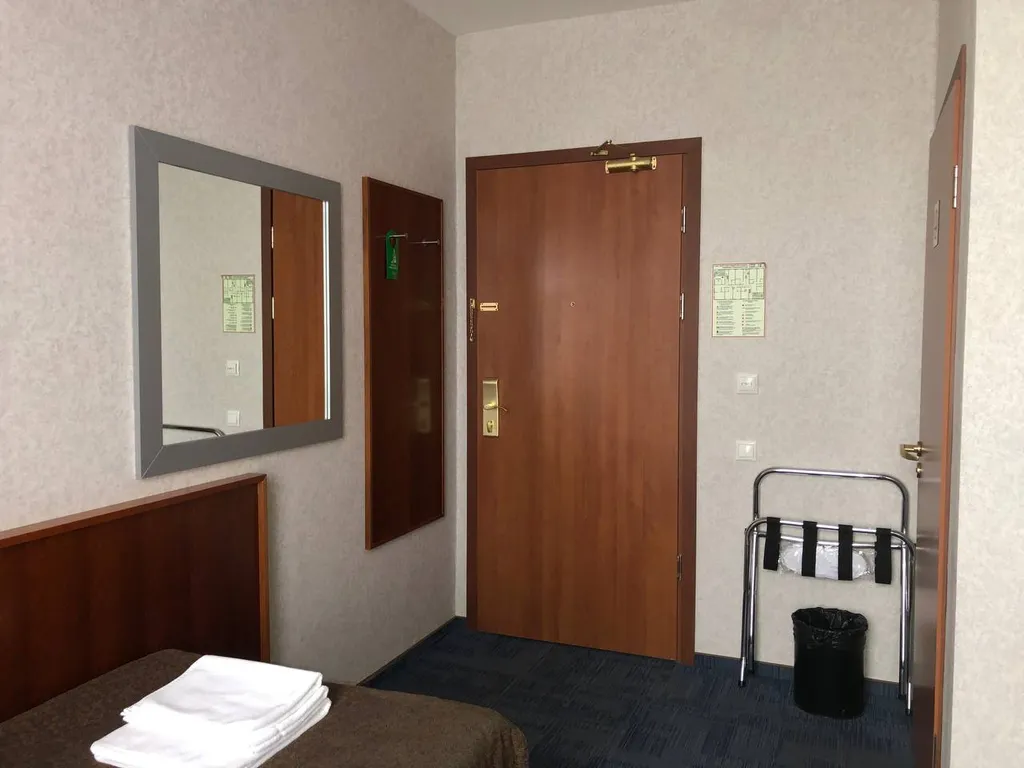 Уютный стандарт с видом на монастырь, Колокола